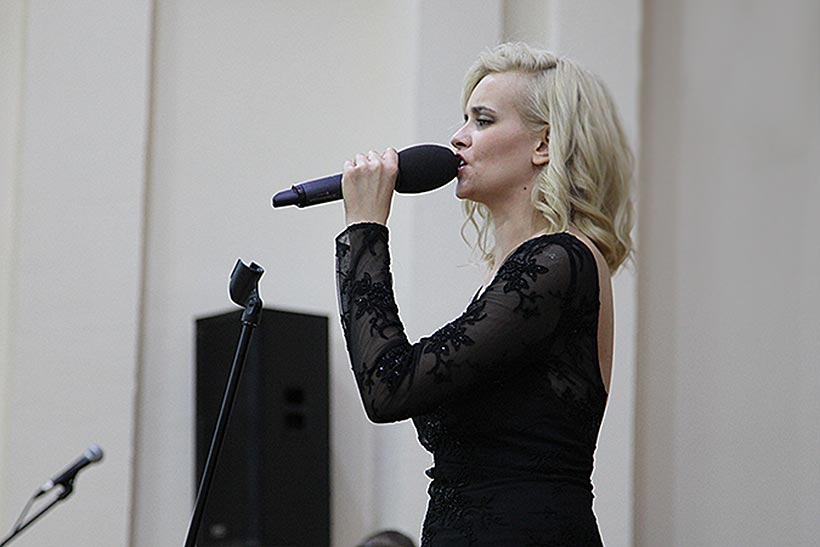 Победительница шоу «Голос» Александра Воробьева