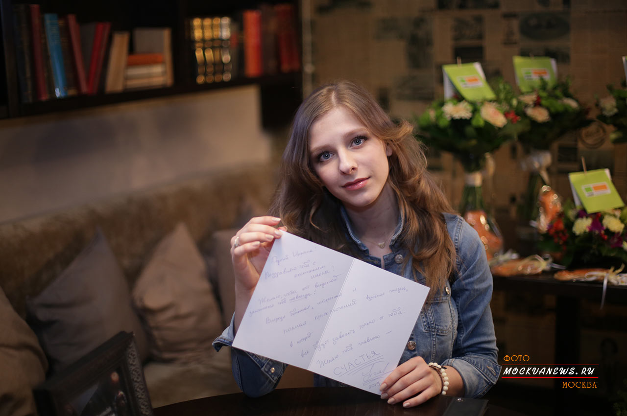 Первый благотворительный вечер #ДАРИТЕРАДОСТЬ с Ниной Курпяковой прошел в Москве