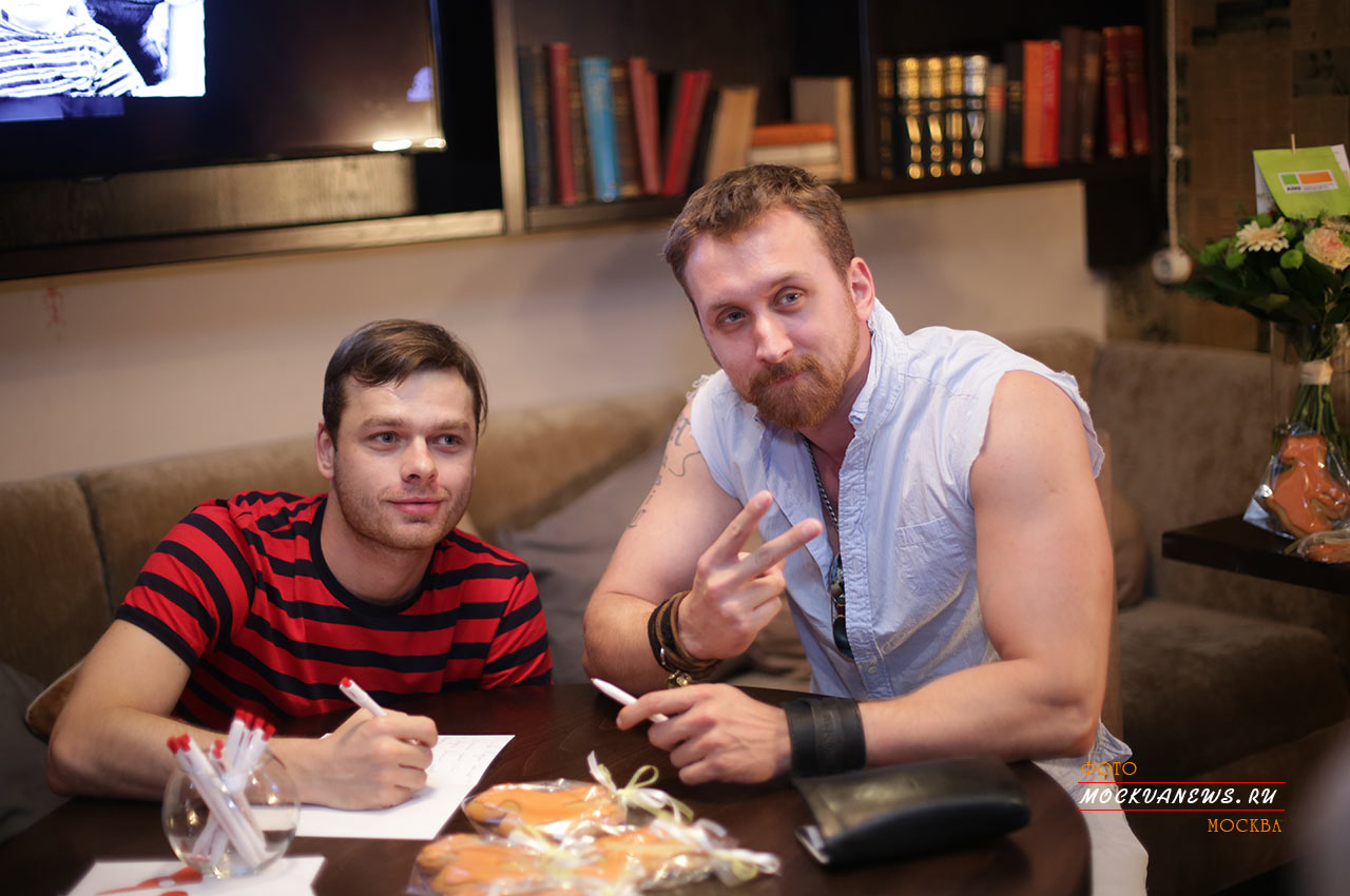 Первый благотворительный вечер #ДАРИТЕРАДОСТЬ с Ниной Курпяковой прошел в Москве