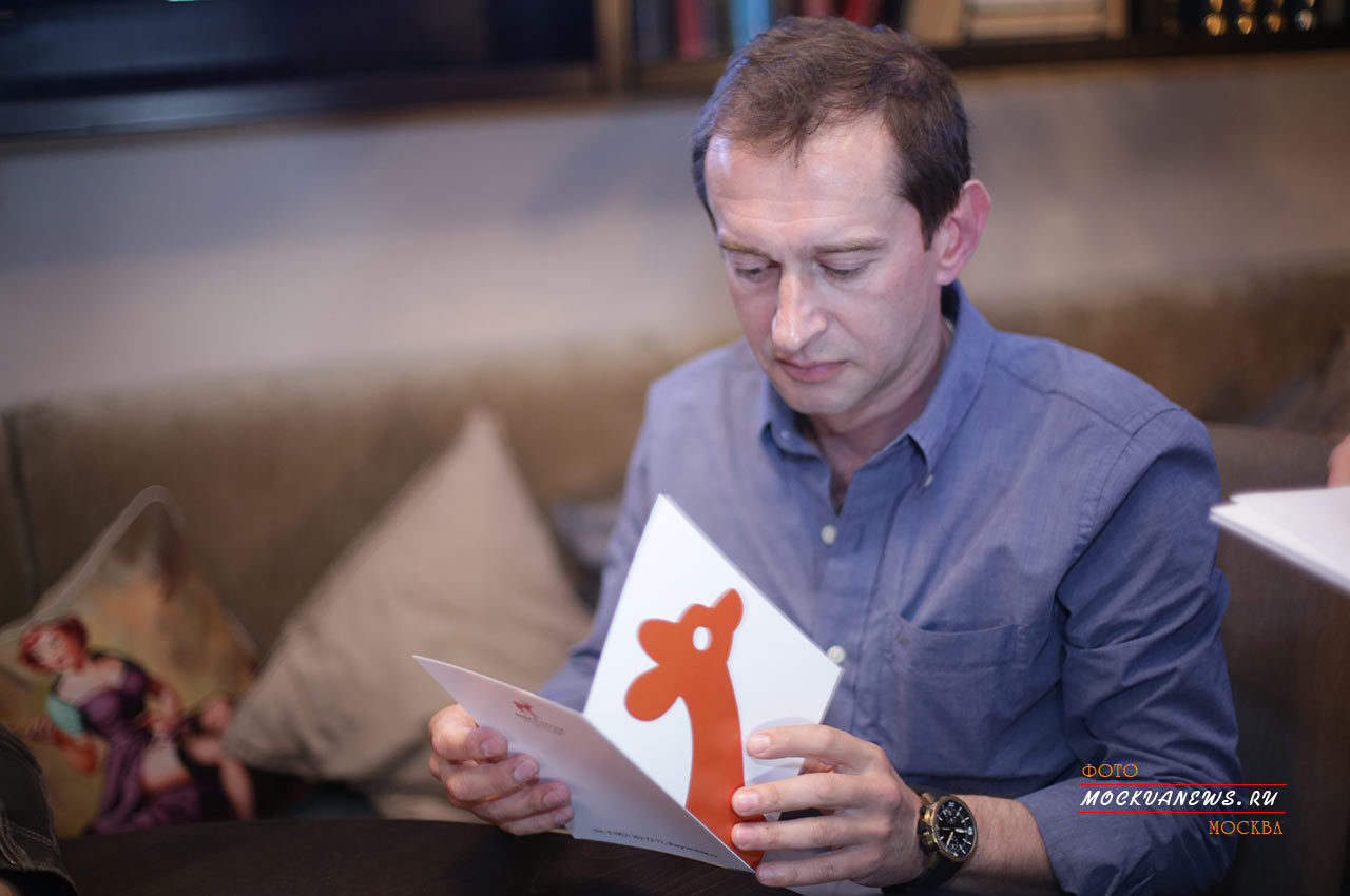 Первый благотворительный вечер #ДАРИТЕРАДОСТЬ с Ниной Курпяковой прошел в Москве