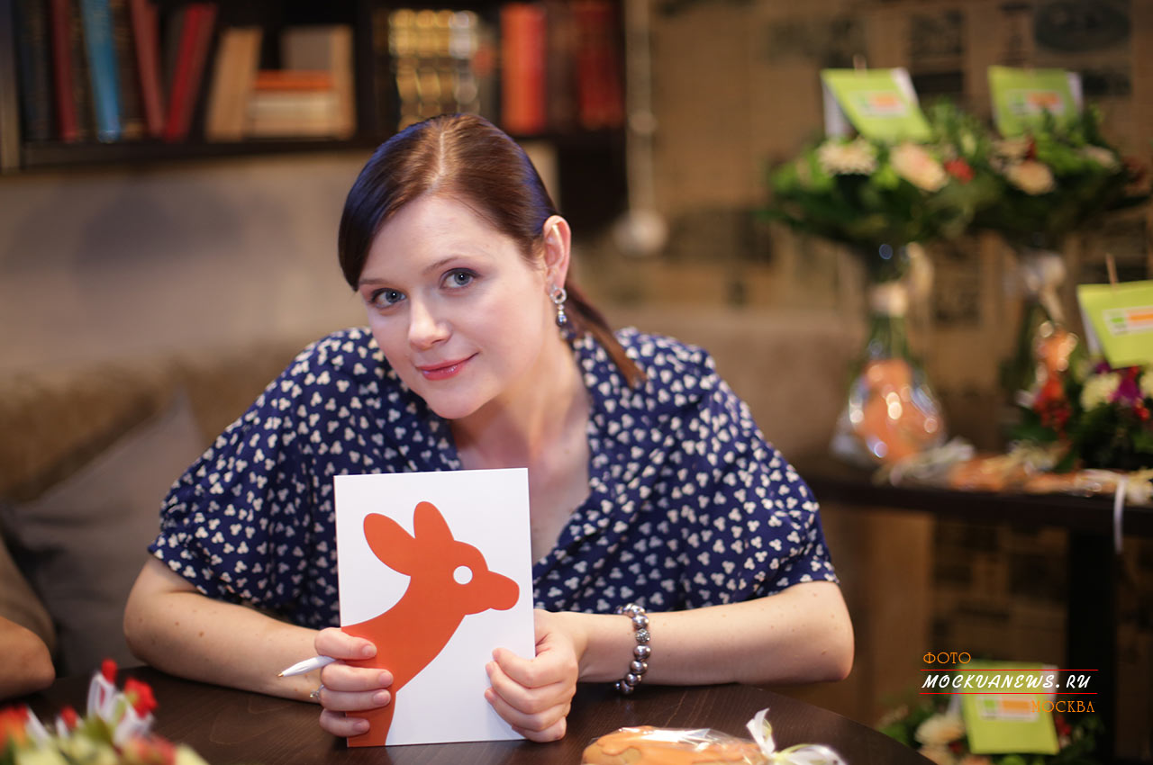 Первый благотворительный вечер #ДАРИТЕРАДОСТЬ с Ниной Курпяковой прошел в Москве