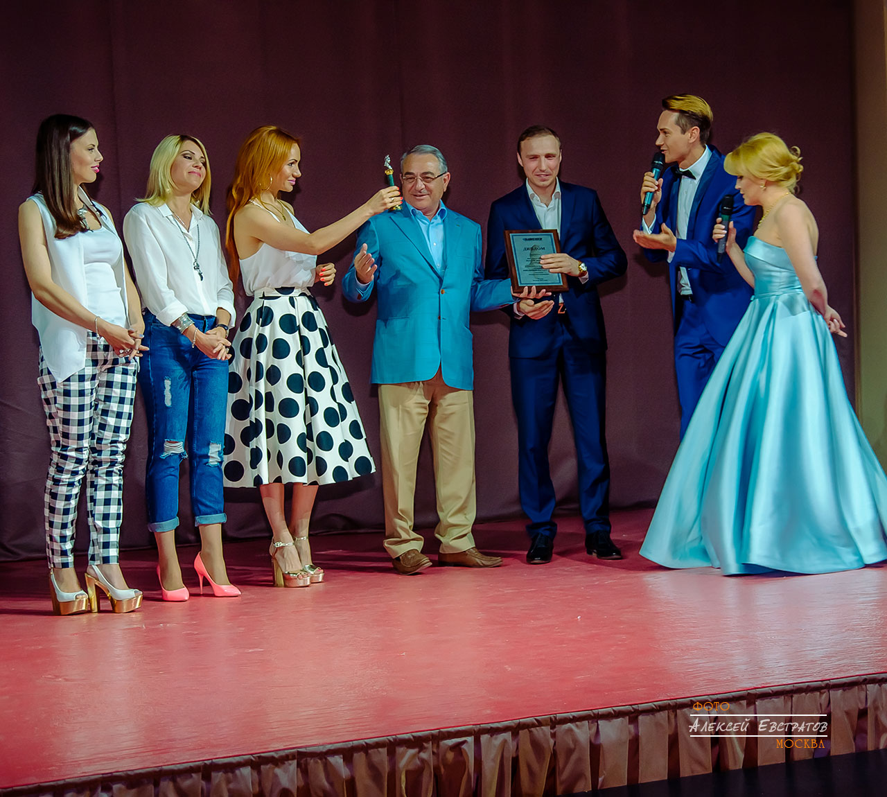 Премия Лучший ювелирный магазин 2014. группа  Лицей