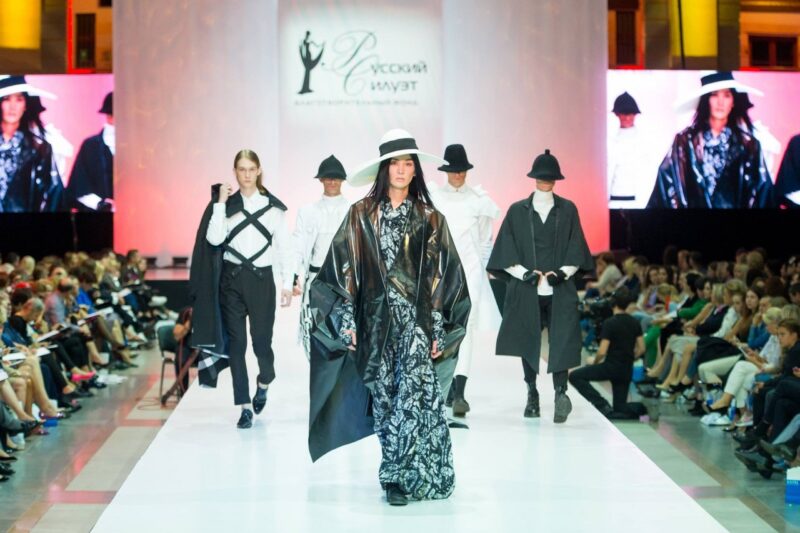 финал конкурса российских дизайнеров одежды "Русский силуэт"