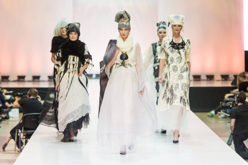 финал конкурса российских дизайнеров одежды "Русский силуэт"