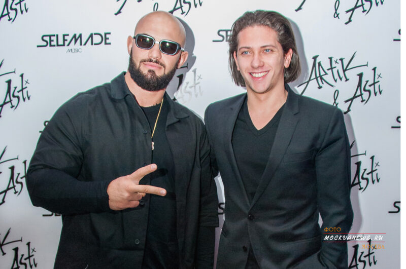 Презентация нового видео популярной группы Artik & Asti "Тебе все можно"