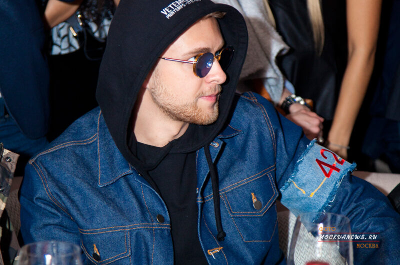 Презентация нового видео популярной группы Artik & Asti "Тебе все можно"