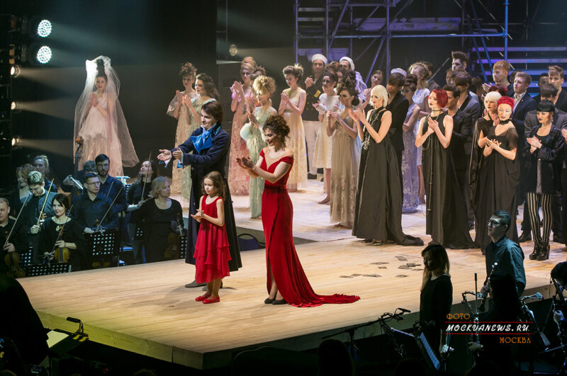 В Москве состоялся Шоу-показ A’MORE коллекции причёсок ESTEL