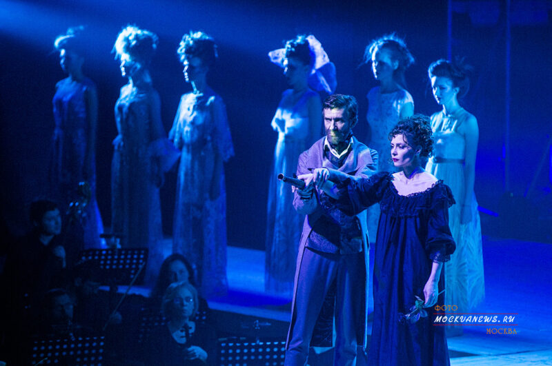 В Москве состоялся Шоу-показ A’MORE коллекции причёсок ESTEL