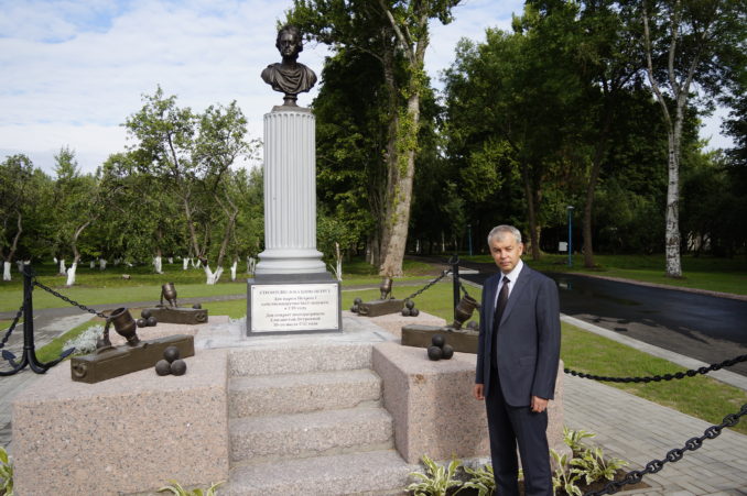 Виктор Лаптев