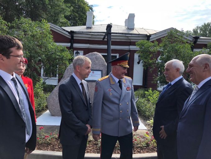 Виктор Лаптев