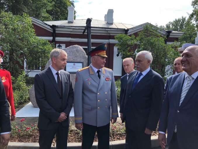 Виктор Лаптев