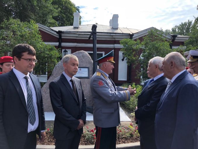 Виктор Лаптев