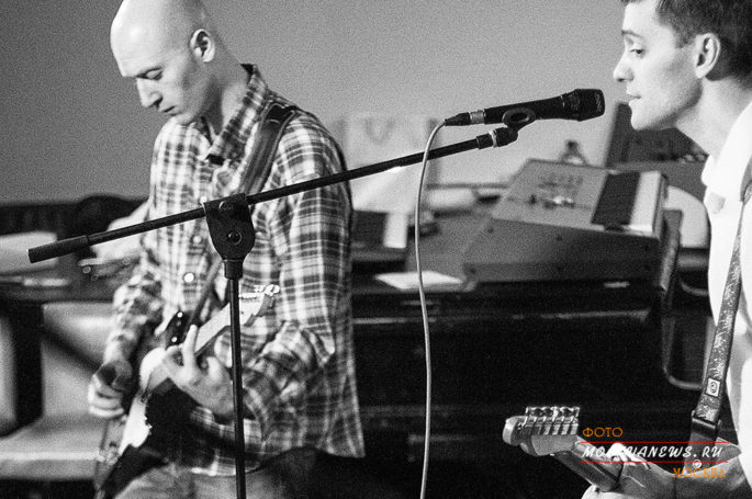 13 января  в московском клубе «16 тонн» — группа  In a Nutshell