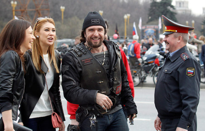 Байкерам из США требуется вмешательство Хирурга