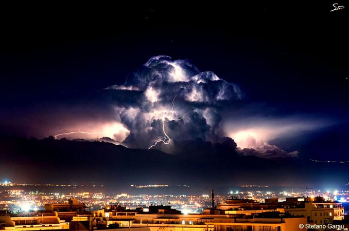 16 невероятных фото атмосферных явлений