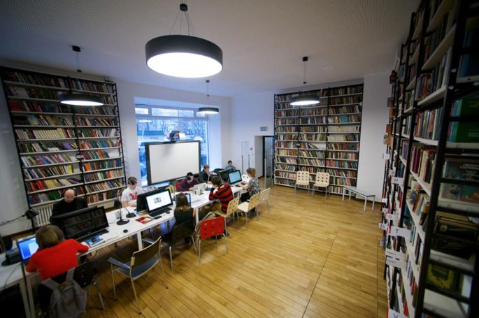 Библиотека или ночлежка?