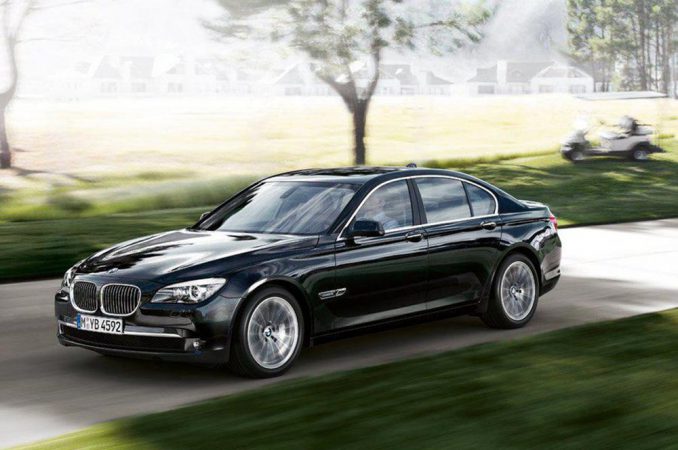 В интернет слили снимки нового седана BMW 7-й серии