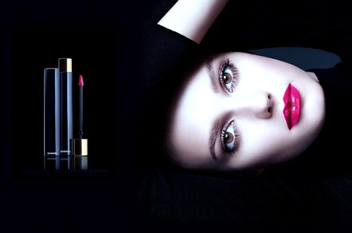 Chanel представил декоративную военную косметику