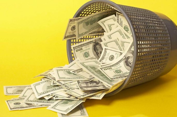 Бизнес сбрасывает доллары, вкладывая их в московскую офисную недвижимость