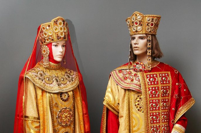 Выставка Евгении Еловиковой — Сценический костюм из коллекции Театра Мистерий