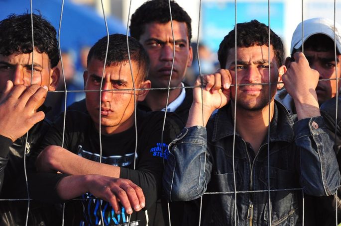 Гости Москвы ищут Красную площадь, работу, интересуясь ценой проезда в метро