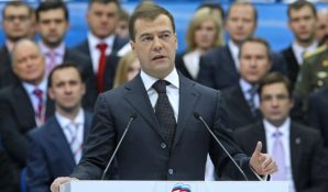 Медведев призвал прекратить произвол с необоснованным ростом цен не только на продукты