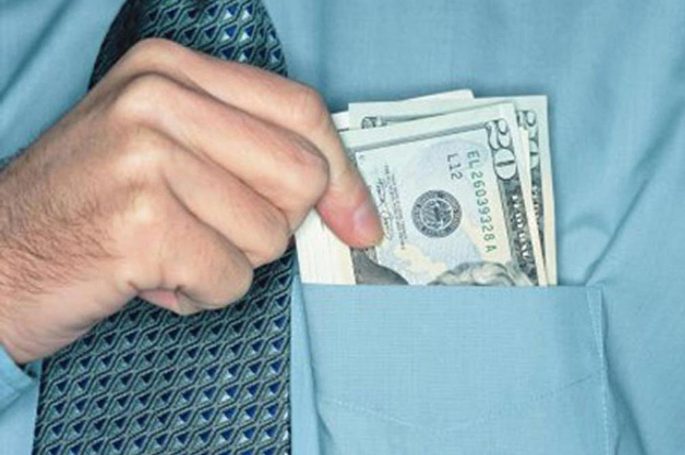 Законопроект о наказании чиновников за срыв поручений президента России