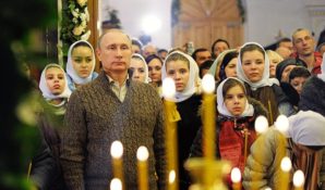 Путин поздравил верующих и впервые вышел не в свет на Рождество