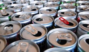 СМИ: Возможно, алкогольные энергетики запретят в Москве с 1 апреля