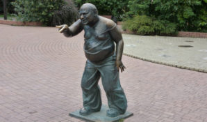 Памятник Евгения Леонова в Москве украли. Комментарии адвокатов