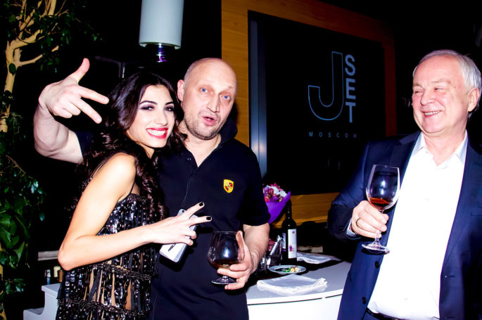 Презентация клипа SALLY и Гоши Куценко «ЭФФЕКТ ДОМИНО»