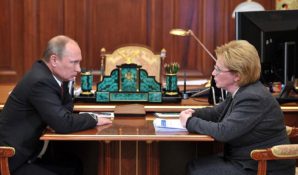 Почему Скворцова врёт Путину. А Путин слушает…