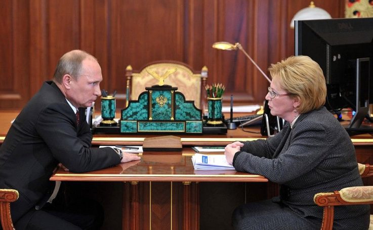 Почему Скворцова врёт Путину. А Путин слушает…