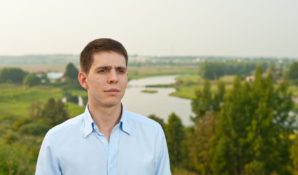 В блоге tesey развернулась дискуссия под записью о политике Асташове