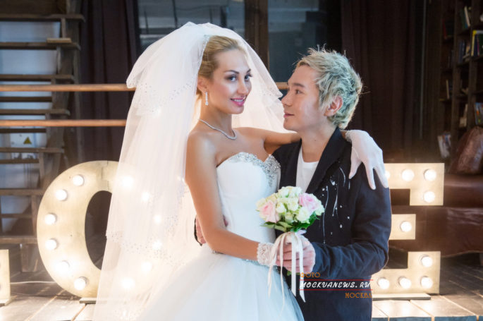 Олег Яковлев похитил модель Плейбоя