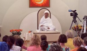 Шри Пракаш Джи в суде борется за доброе имя индуизма