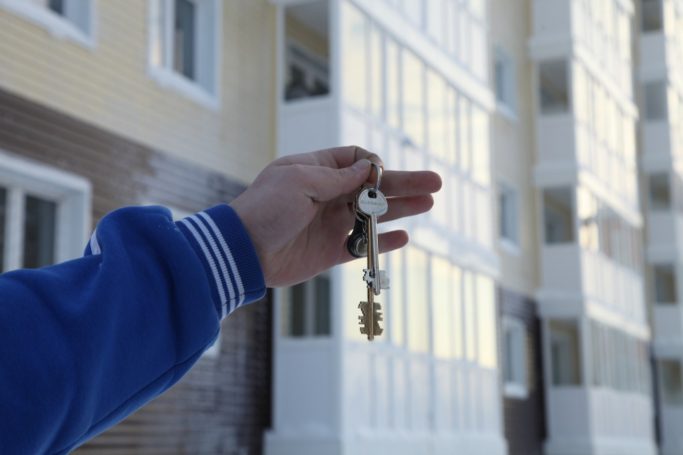 Сертификаты на жилье в Истре выданы шести молодым семьям