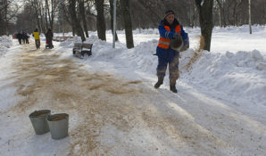 Чего стоил Северной столице отказ от реагентов? Санкт-Петербург тонет в пыли!