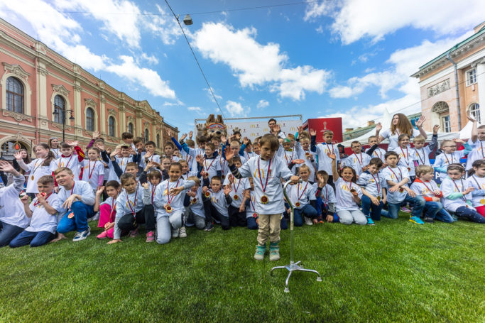 Станислав Черчесов передал список состава детской команды «Макдоналдс»