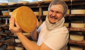 В своем видеообращении фермер Олег Сирота попросил президента пересмотреть санитарные нормы