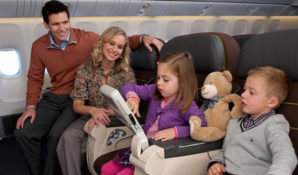 Авиакомпания Ryanair специально рассаживает пассажиров с детьми, чтобы те платили за выбор места