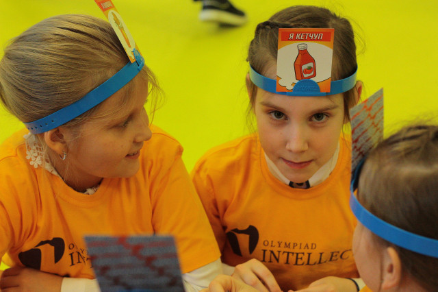 Благотворительные мастер-классы провела TOY RU в Ломоносовской школе