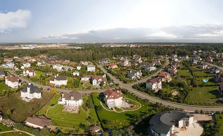 Собственников подмосковного коттеджного поселка Павлово-2 обманули застройщики