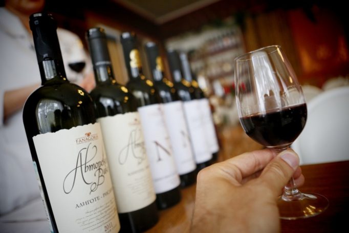 Виноделы России ратуют за запрет поставок импортных вин премиального класса