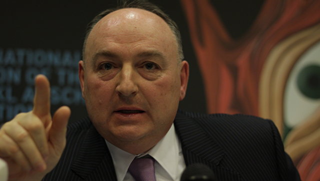 Президент ЕЕК Вячеслав Моше Кантор: «Мы призываем г-на Курца избегать союза с ультраправой партией»