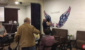 Голые феминистки ворвались на презентацию UBS