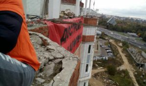 Забаррикадировавшиеся дольщики ЖК «Царицыно» требуют назначения нового застройщика