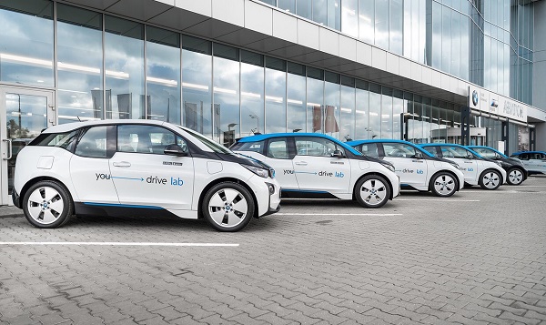 В каршеринге YouDrive появились электромобили BMW i3