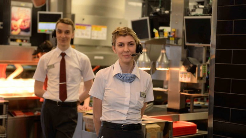 «Макдоналдс» вручили первую в РФ премию «Женщина имеет значение» в рамках Дня Матери