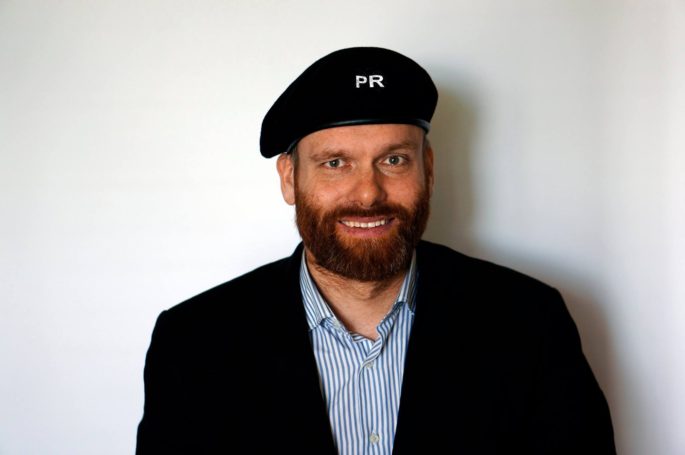 О всех секретах черного пиара можно узнать в книге Антона Вуймы